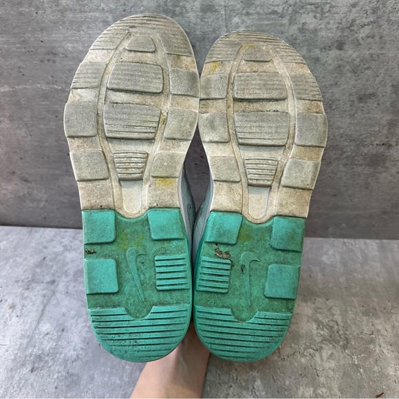 Nike Air Max Motion 2 Running Shoes CU4925-002 Womens sz 8.5 - grey - Picture 5 of 6